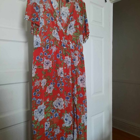 Beautiful floral forever21 dress - Picture 1 of 4